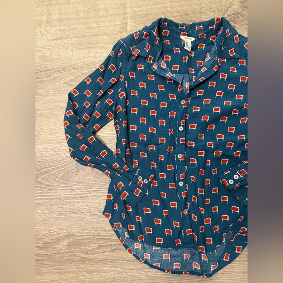•FOREVER 21• BUTTON UP - Picture 3 of 5